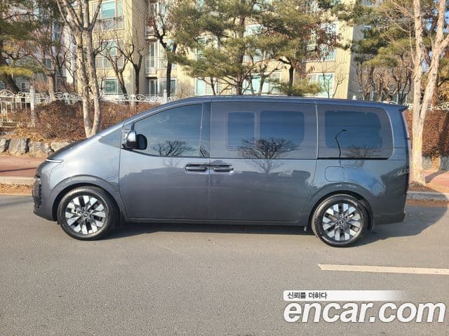 Hyundai Staria Inspiration, 2023 4