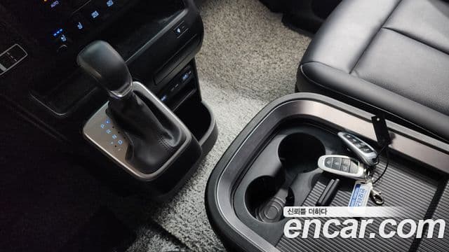 Hyundai Staria Modern, 2023 9