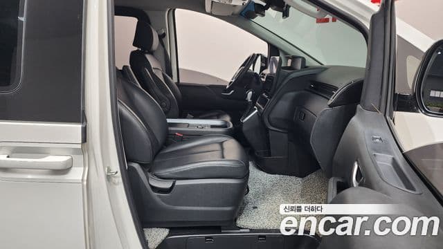 Hyundai Staria Modern, 2023 11