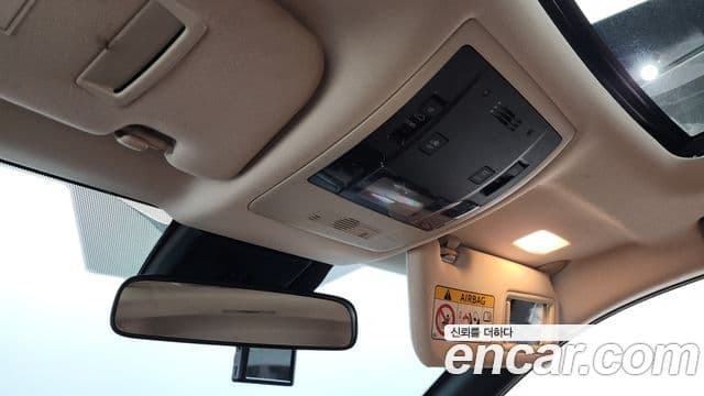 Lexus UX250h, 2019 17