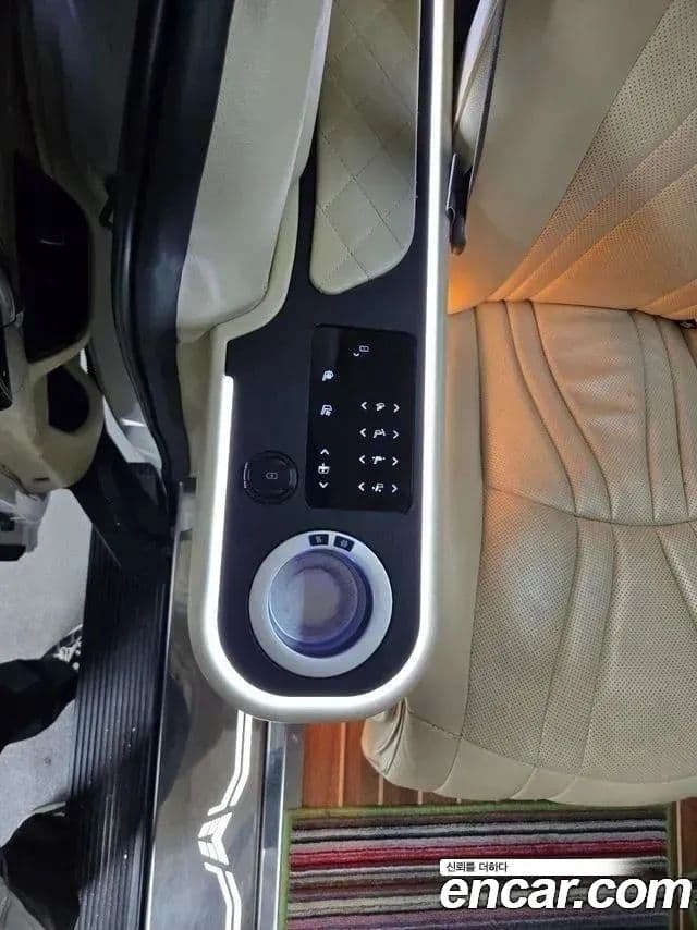 Kia Carnival 4세대 бензин 9인승 High Limousine(компания по спецнадстройкам), 2021 11