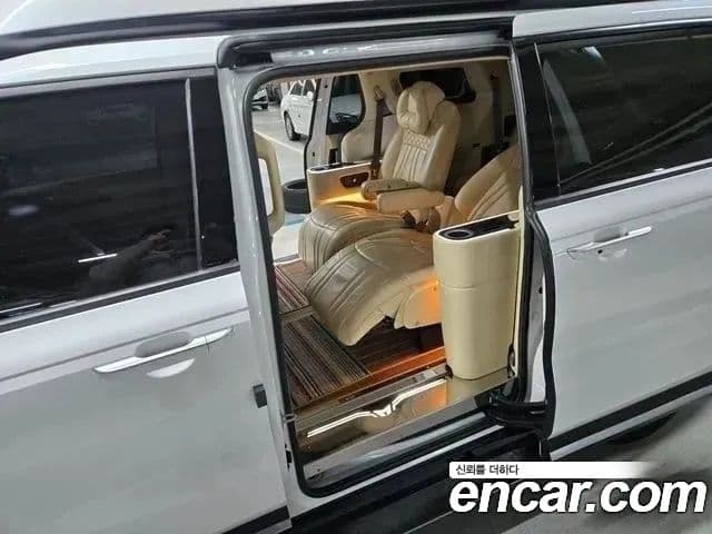 Kia Carnival 4세대 бензин 9인승 High Limousine(компания по спецнадстройкам), 2021 12