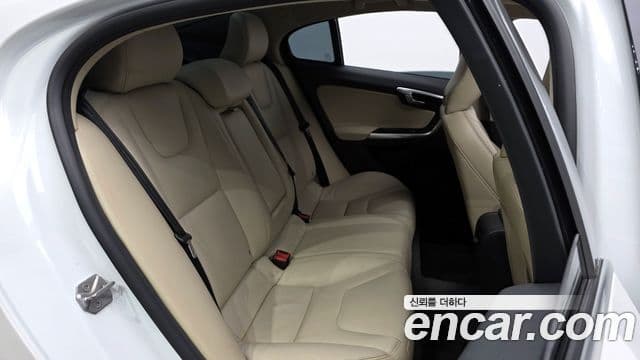 Volvo S60 2세대, 2016 12