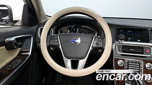 Volvo S60 2세대, 2016 13