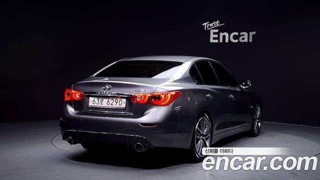 Infiniti Q50 3.5 гибрид Essence, 2016 2
