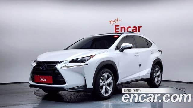 Lexus NX300h Executive, 2016 1