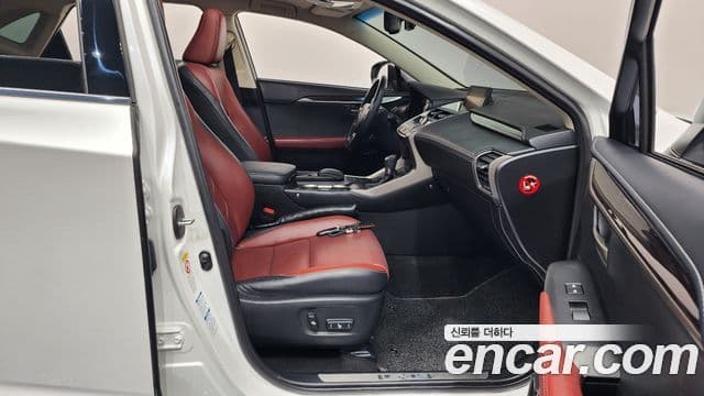 Lexus NX300h Executive, 2016 11