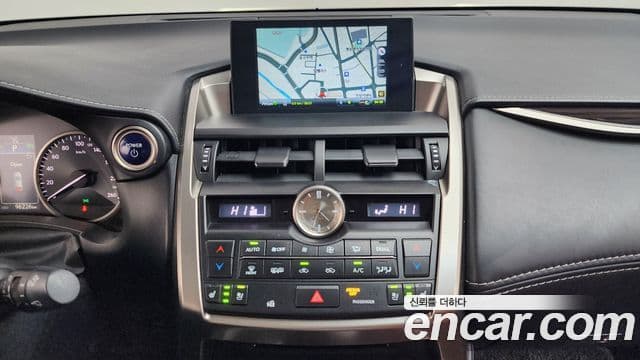 Lexus NX300h Executive, 2016 15
