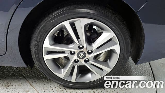 Hyundai Avante AD Special, 2017 все фото