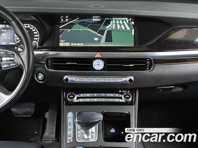 Genesis G90 Premium Luxury, 2019 14