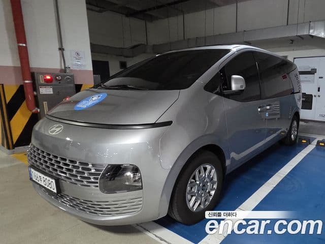Hyundai Staria Modern, 2025 1