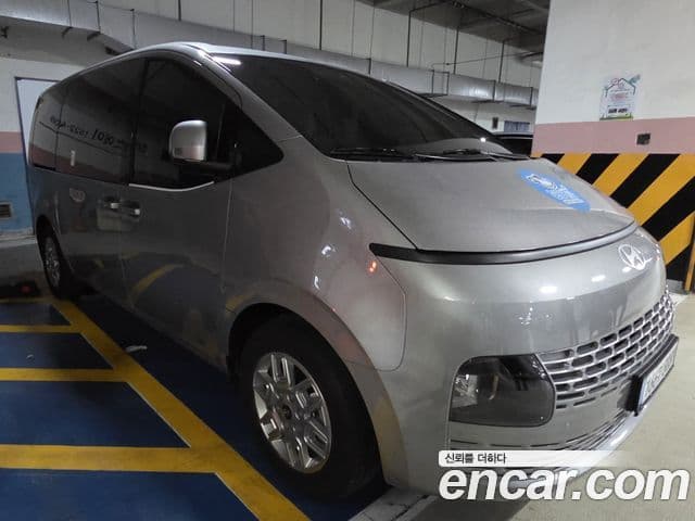 Hyundai Staria Modern, 2025 3