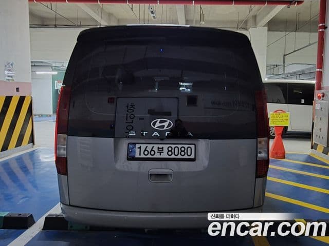 Hyundai Staria Modern, 2025 4