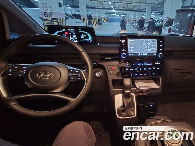 Hyundai Staria Modern, 2025 9
