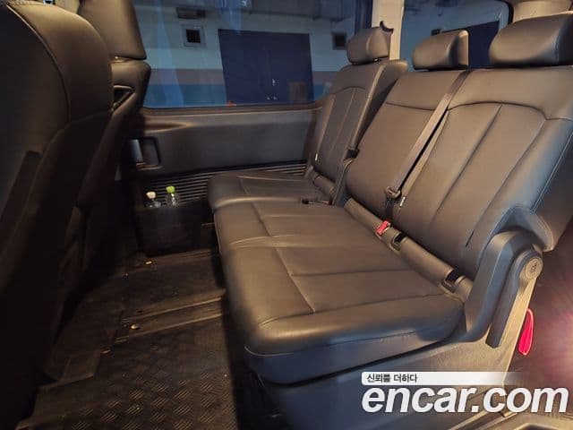 Hyundai Staria Modern, 2025 12