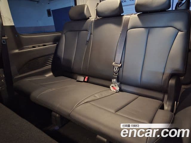 Hyundai Staria Modern, 2025 13