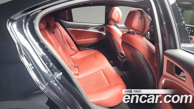 Genesis The / новый New G70, 2023 12