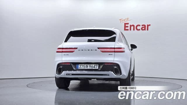 Genesis GV70, 2023 4