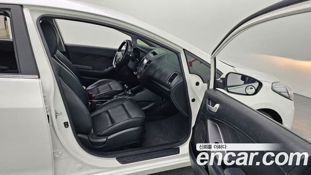 Kia K3 Trendy, 2014 10