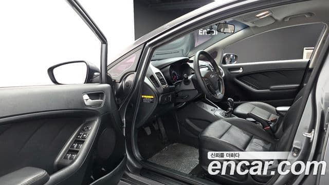 Kia K3 Deluxe, 2014 11