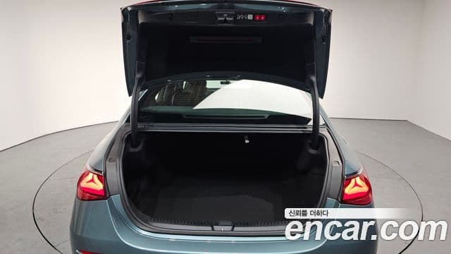 Mercedes-Benz E-класс W214 Avantgarde, 2025 20