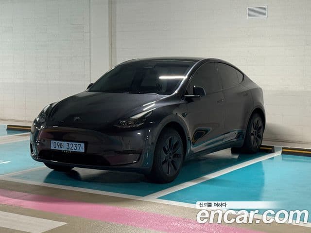 Tesla модель Y, 2025 1