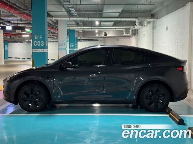 Tesla модель Y, 2025 2