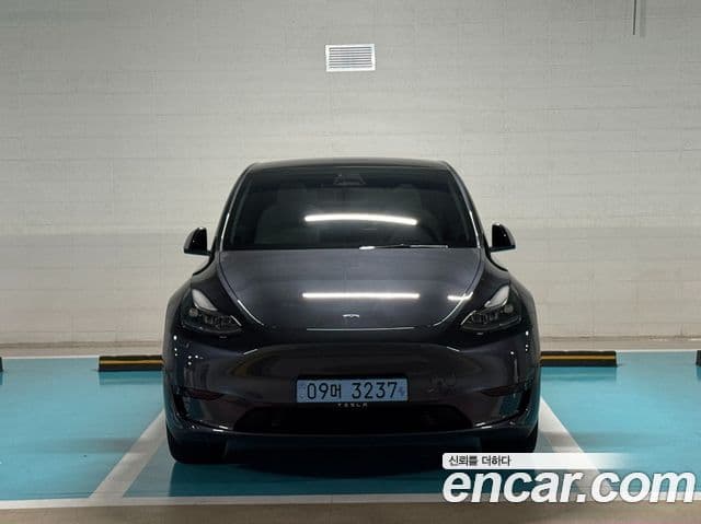 Tesla модель Y, 2025 3