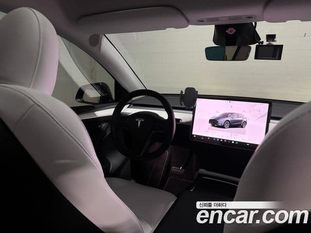 Tesla модель Y, 2025 11