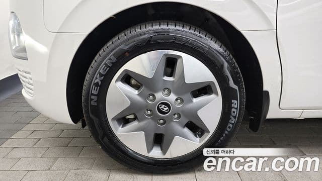 Hyundai Staria Modern, 2023 все фото