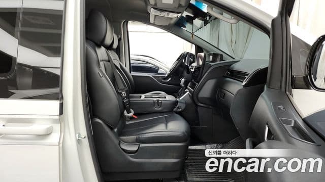 Hyundai Staria Modern, 2023 11