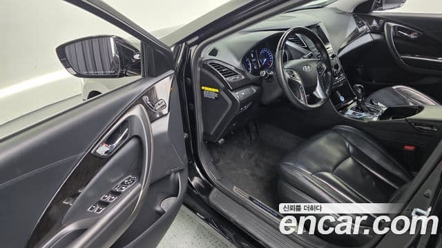 Hyundai Grandeur HG Modern, 2016 11
