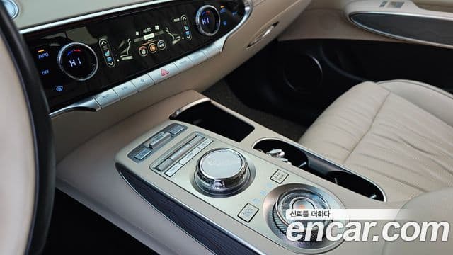 Genesis GV70, 2021 9