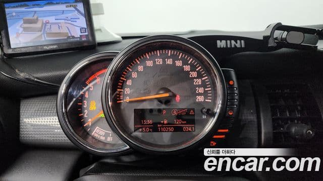 Mini Cooper D 3세대, 2015 8