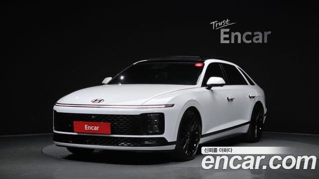 Hyundai Grandeur (GN7) Calligraphy, 2023 1