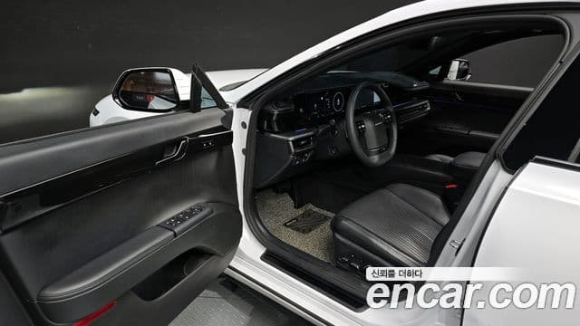 Hyundai Grandeur (GN7) Calligraphy, 2023 10