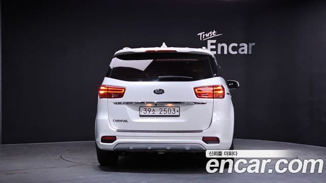 Kia The / новый New Carnival Noblesse, 2019 4