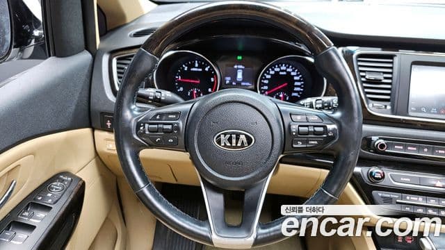 Kia The / новый New Carnival Noblesse, 2019 13