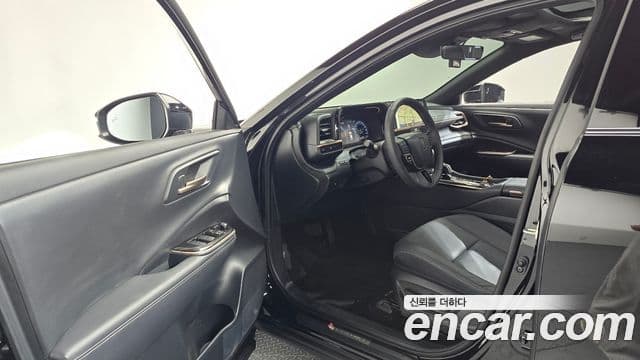 Toyota 크라운 кроссовер, 2025 10