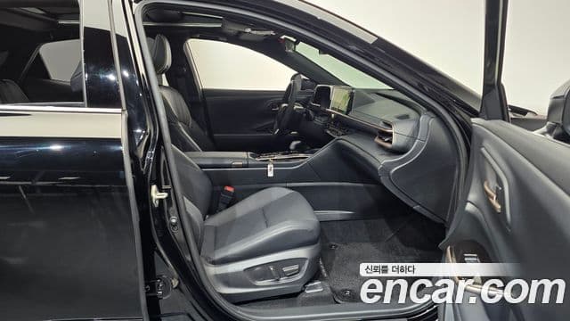 Toyota 크라운 кроссовер, 2025 11