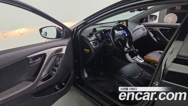 Hyundai Avante MD Premier, 2012 11