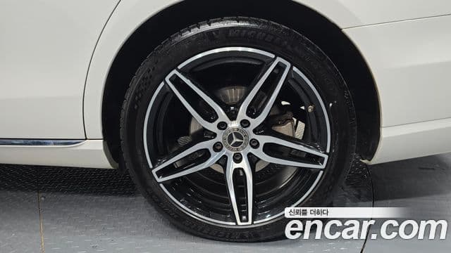 Mercedes-Benz E-класс W213 Avantgarde, 2019 все фото