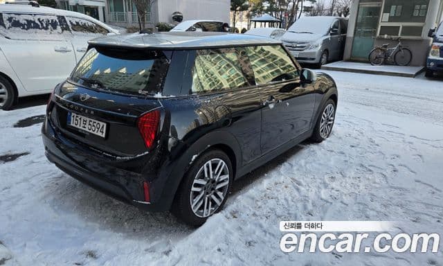 Mini Cooper C 4세대 Classic, 2025 2