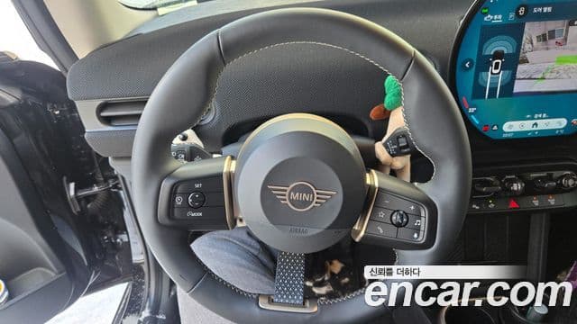 Mini Cooper C 4세대 Classic, 2025 16