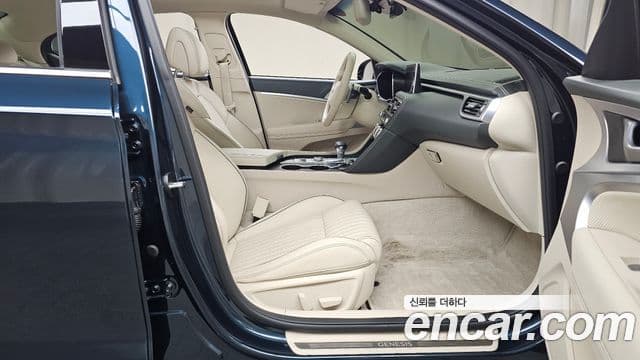 Genesis The / новый New G70, 2023 11
