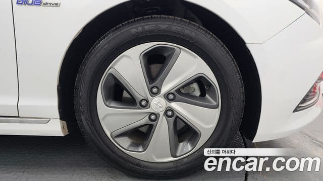 Hyundai LF Sonata гибрид Premium, 2015 все фото