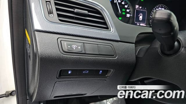 Hyundai LF Sonata гибрид Premium, 2015 14