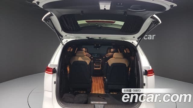 Kia Carnival 4세대 бензин 9인승 High Limousine(компания по спецнадстройкам), 2023 20