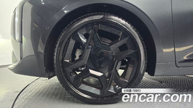 Kia The / новый New K8 Signature чёрный, 2025 все фото