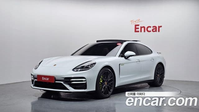 Porsche Panamera (971) 2.9 AWD E-гибрид Platinum Edition, 2023 1